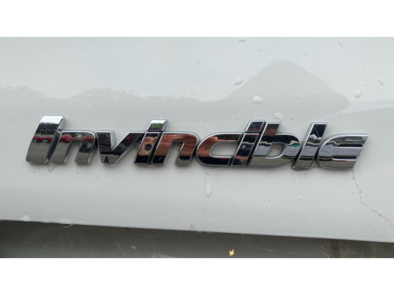Toyota Hilux Diesel Invincible D/Cab Pick Up 2.8 D-4D Auto